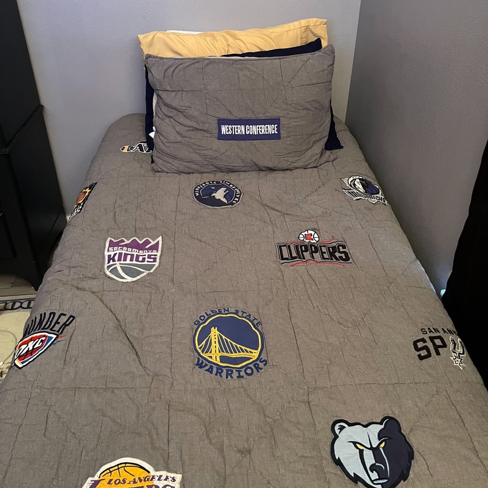 Twin NBA comforter and sham